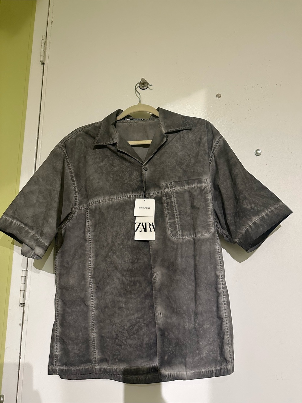ZARA Men’s Charcoal Short Sleeve Button-Down Acid Wash Shirt